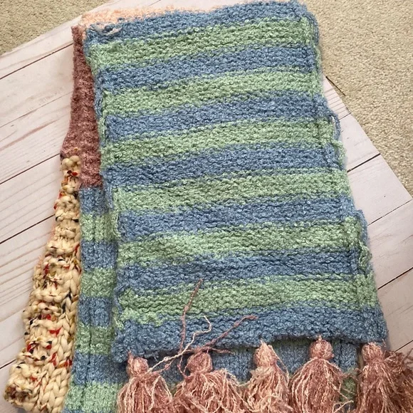 Free people pastel multi colored knit scarf - Picture 5 of 9